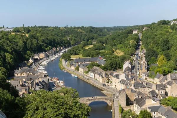 Canal de Nantes à Brest à vélo : où dormir sur le parcours ?